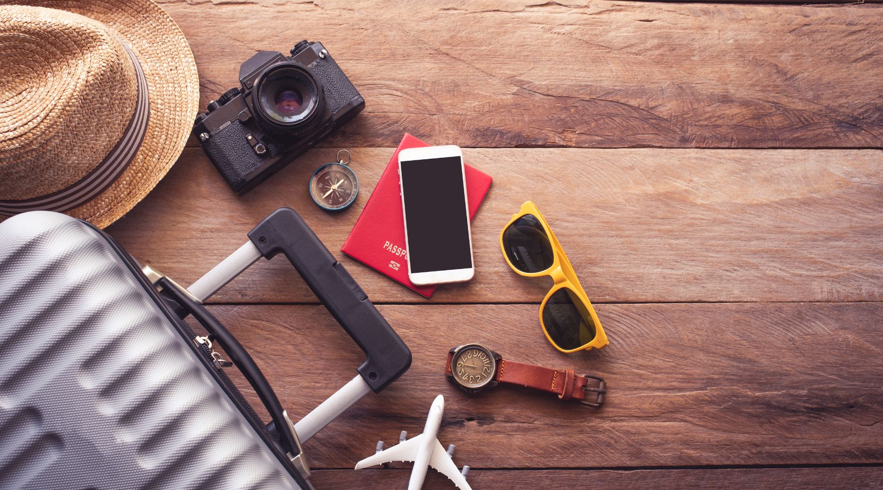 Accessoires pour bagages : étiquettes, sangles, pochettes