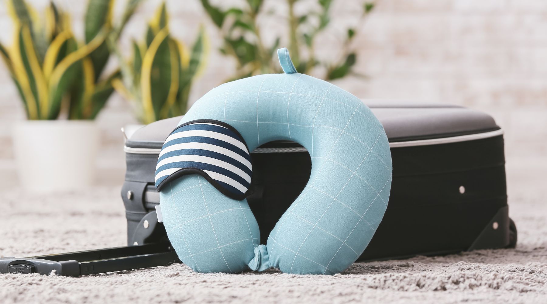 Aides au sommeil pour voyage: masques, oreillers, anti-ronflements