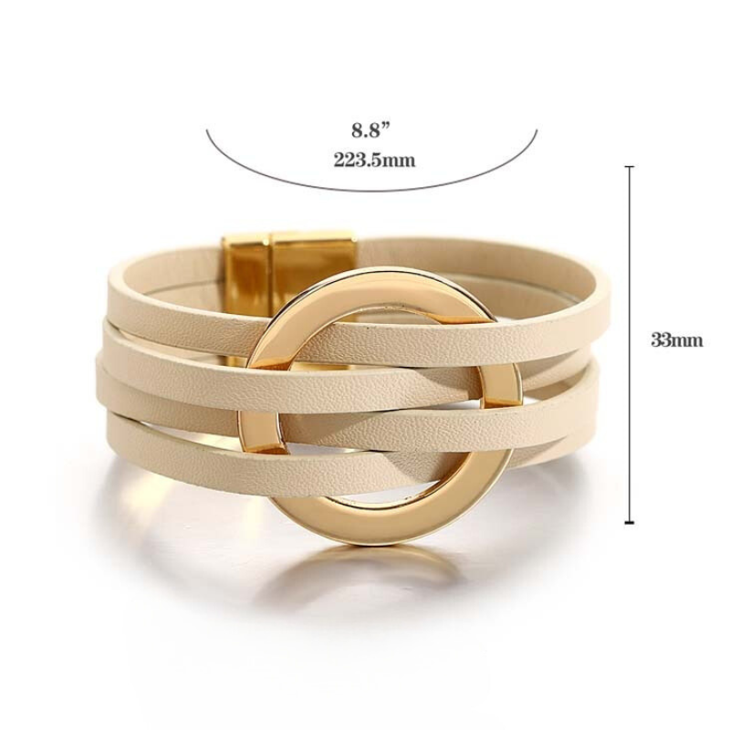 bracelets en cuir anneau doré de la boutique Petites Aventures bijoux bohème style estival Summer Chic bracelets multicouches bijoux à breloques accessoires de mode bijoux pour femmes tendance couleur khaki