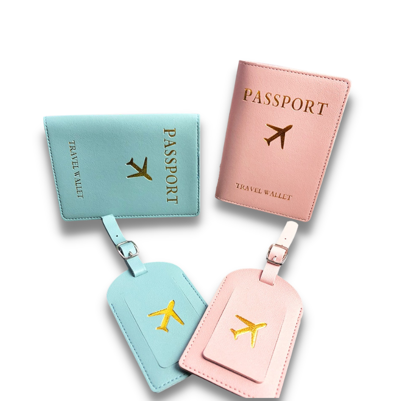 Couverture de passeport en cuir PU élégante et étiquette de bagage, idéale pour organiser et sécuriser vos documents de voyage collection Bagages & Organisation de la boutique Petites Aventures couleur bleu ciel+rose