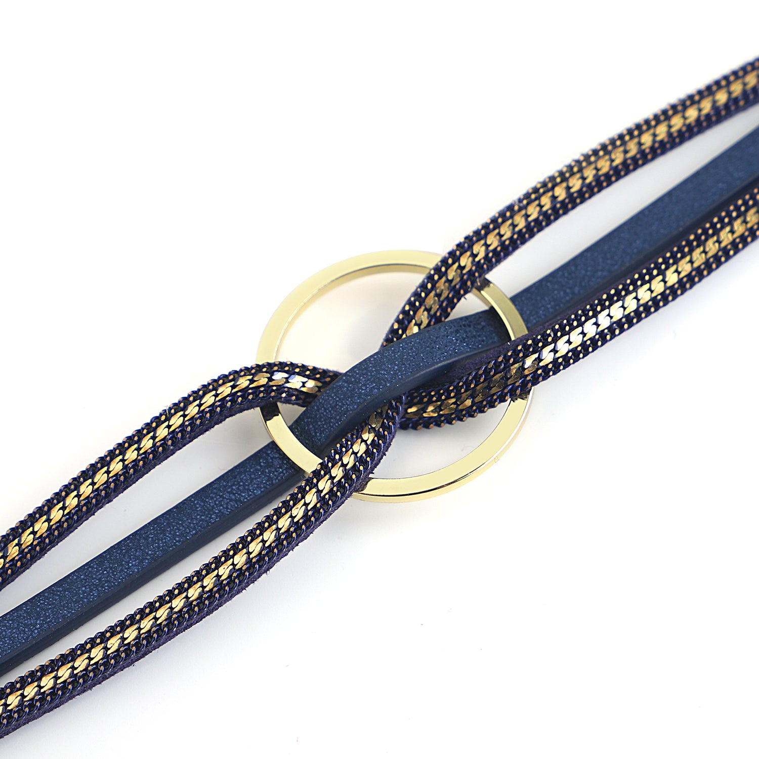 bracelets en cuir croix torsadée cercle doré nœud papillon bijoux de charme fait à la main Summer Chic accessoires féminins tendance estivale bracelets multicouches collection Summer chic de la boutique Petites Aventures