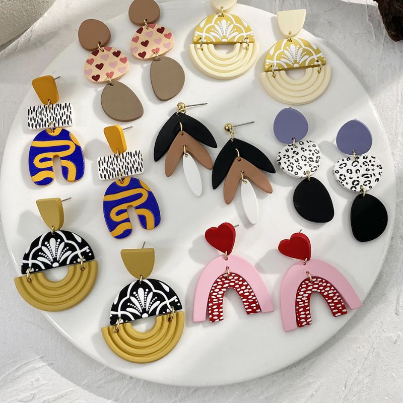 Boucles d'oreilles en acrylique colorées pour femmes avec motif graffiti floral et forme géométrique irrégulière, bijoux de cheminée fait à la main.