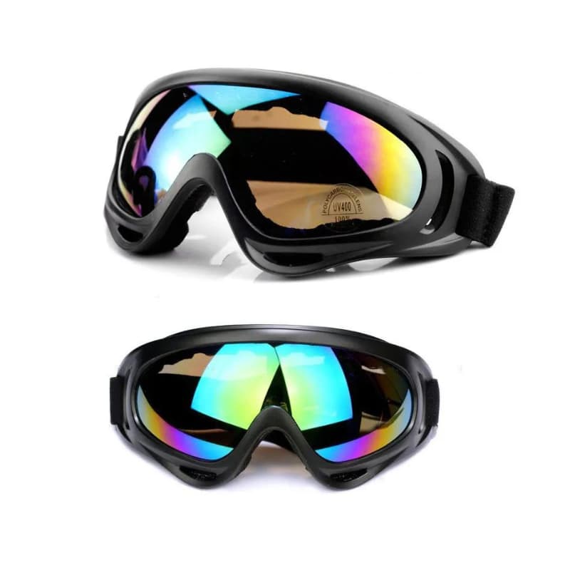 Casque de ski adulte en Blanc Street, design urbain et tendance, avec lunettes et masque pour une aventure de ski totale.