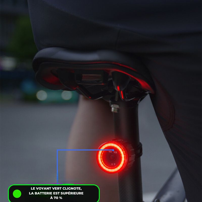 Feu arrière de vélo intelligent offrant une visibilité optimale, une autonomie prolongée et une technologie avancée pour une sécurité maximale sur la route.