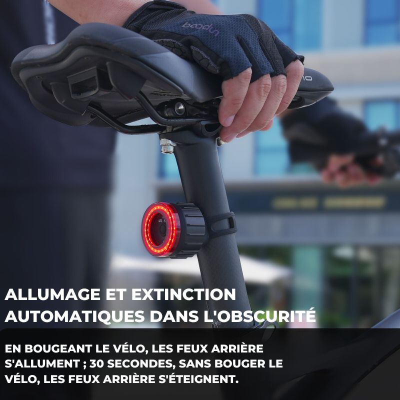 Feu arrière de vélo intelligent offrant une visibilité optimale, une autonomie prolongée et une technologie avancée pour une sécurité maximale sur la route.