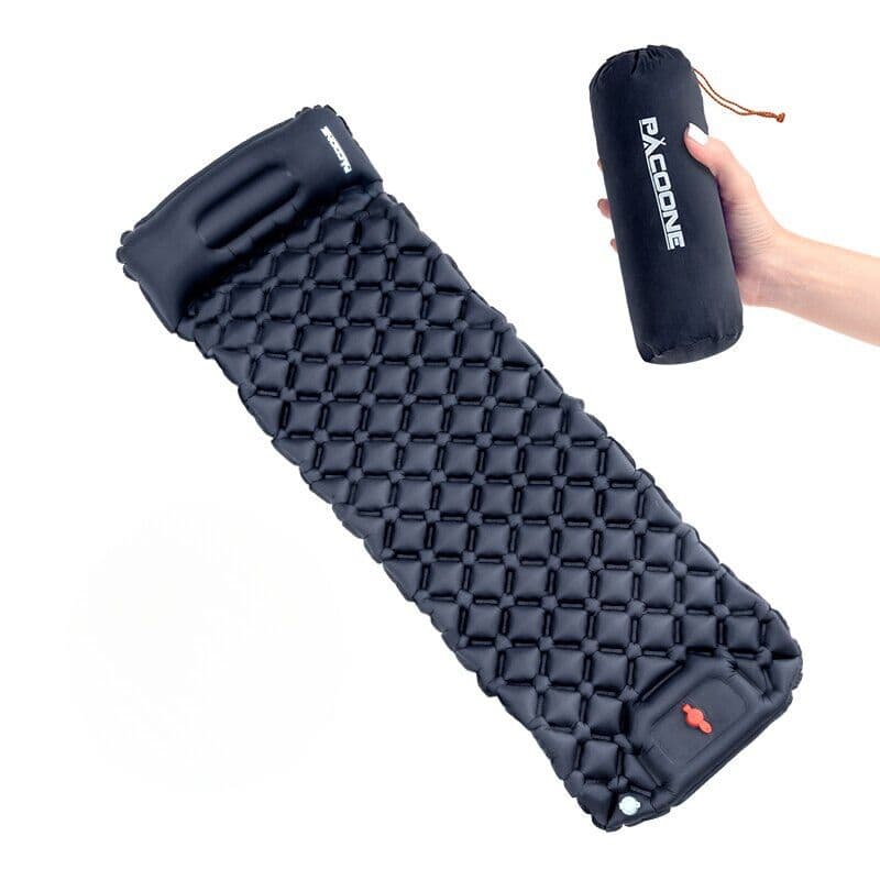 Matelas gonflable de camping bleu avec oreiller intégré et pompe de gonflage pour randonnée en plein air.