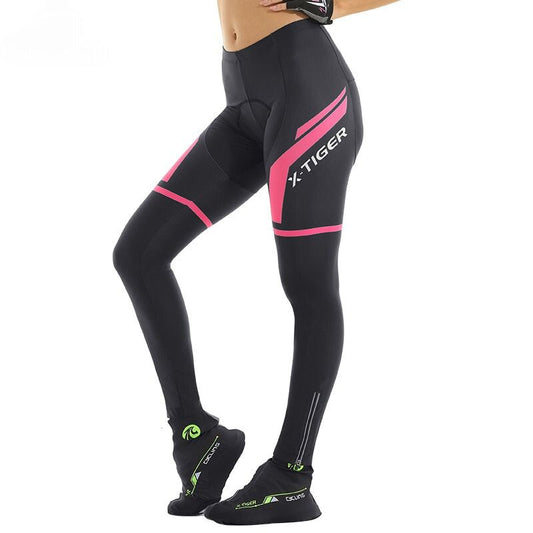 Pantalon de cyclisme pour femmes Noir & Rose, offrant un confort Gel 5D, une technologie anti-transpiration et un design élégant pour les cyclistes passionnées.