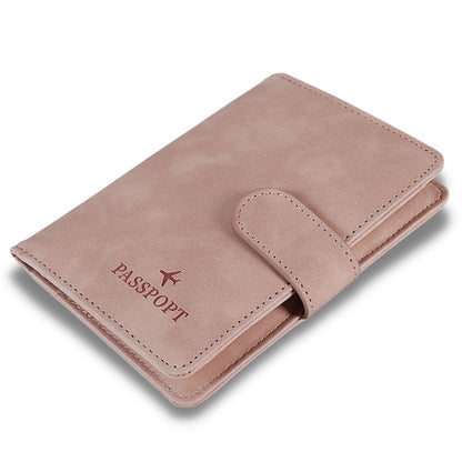 Porte-passeport en cuir élégant pour femmes et hommes, parfait pour organiser vos documents de voyage et cartes de crédit collection Bagages & Organisation de la boutique Petites Aventures couleur Rose