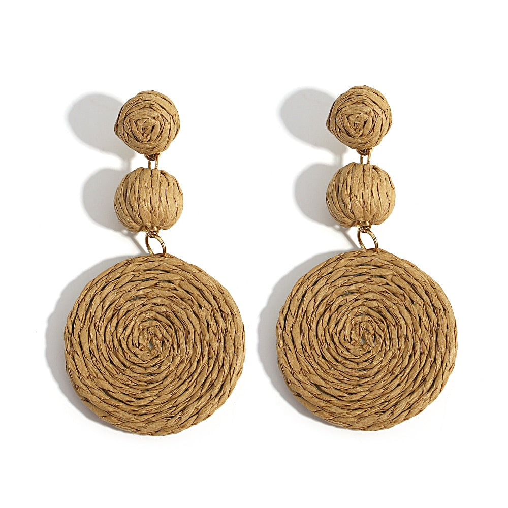 Image de Boucles d'Oreilles Boho en Raphia Marron , bijoux de plage faits à la main en rotin, pour l'été - Collection Petites Aventures