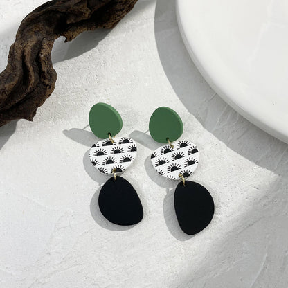 Boucles d'oreilles en acrylique colorées pour femmes avec motif graffiti floral et forme géométrique irrégulière, bijoux de cheminée fait à la main.