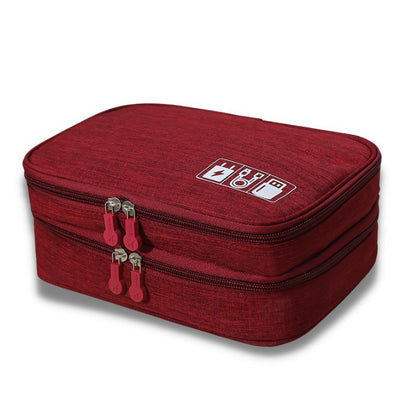 Sac de voyage portable à 3 niveaux, idéal pour ranger les fils USB, la banque d'alimentation, les écouteurs et plus encore, sécurisé avec une fermeture éclair collection Bagages & Organisation de la boutique Petites Aventures couleur Rouge