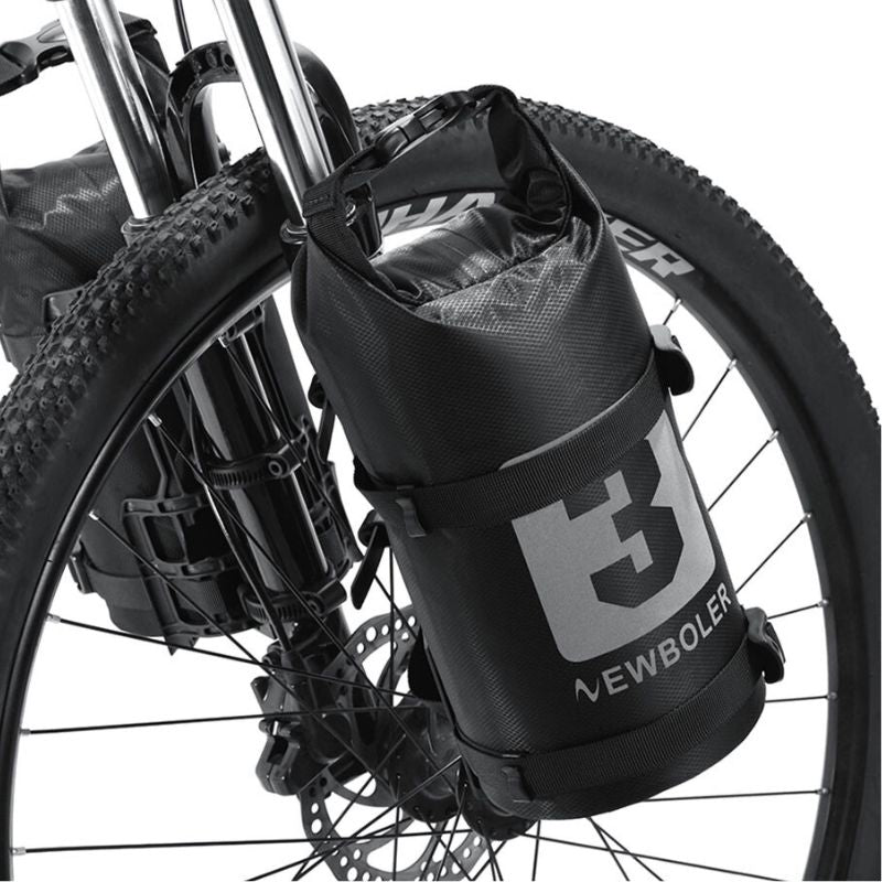 Image du Sac de Fourche de Vélo Étanche pour des balades à vélo sans souci. Accessoire de vélo, sacoche de guidon, rangement pour cyclistes, sac de cadre, équipement de cyclisme.