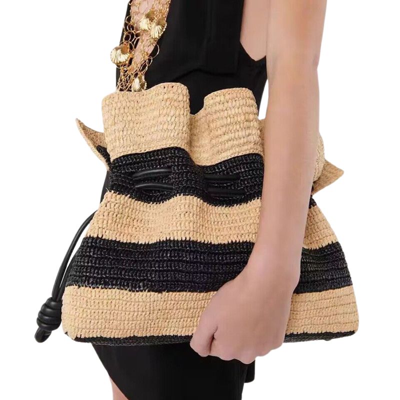 sac en paille sac à bandoulière pour femme sac fourre-tout style bohème sac rayé crocheté à la main accessoire de mode sac d'été éco-responsable artisanat collection Summer Chic de la boutique Petites Aventures