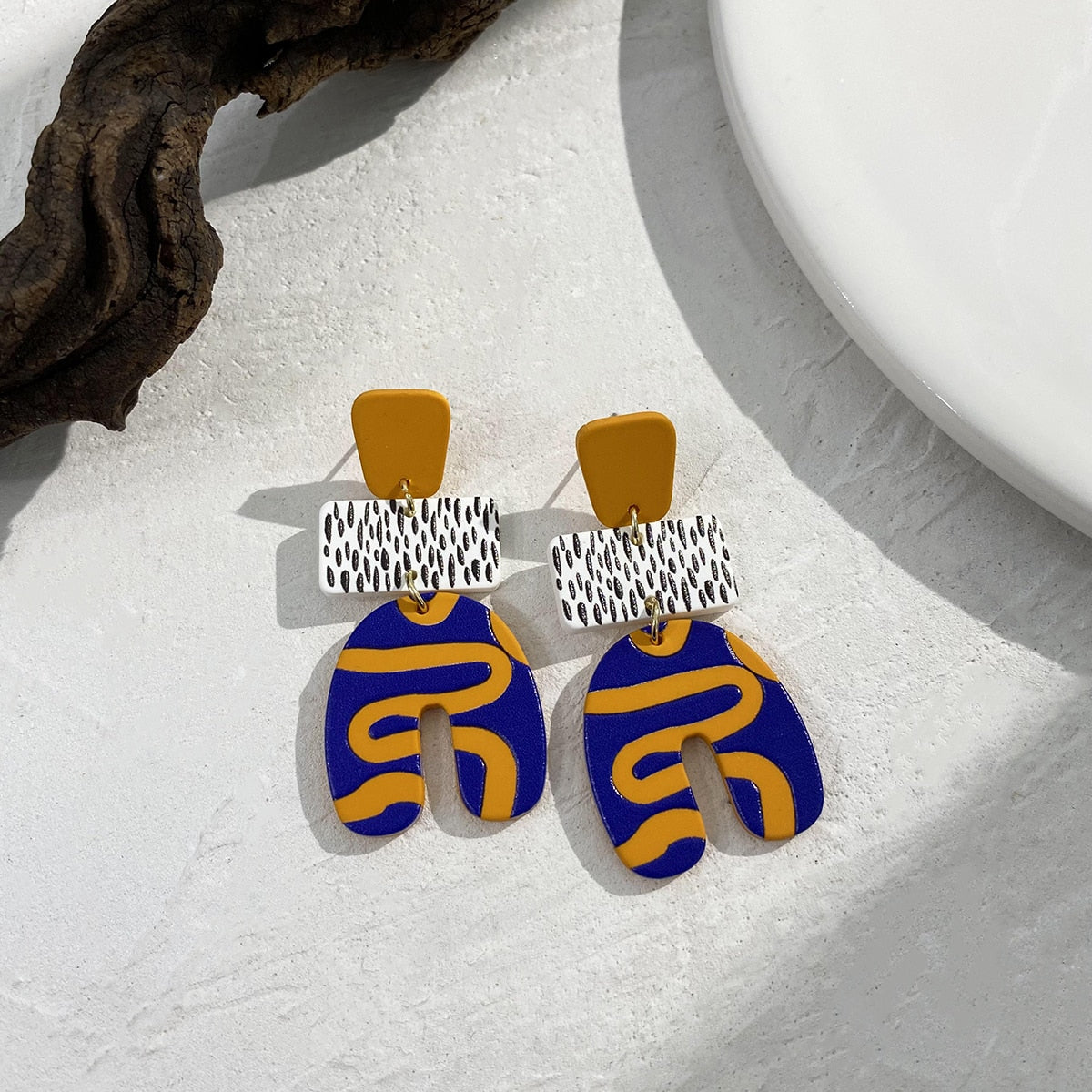 Boucles d'oreilles en acrylique colorées pour femmes avec motif graffiti floral et forme géométrique irrégulière, bijoux de cheminée fait à la main.