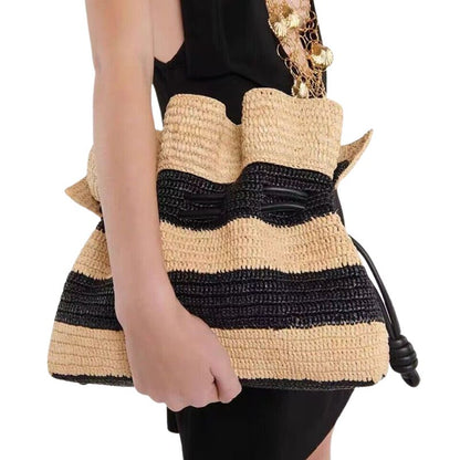 sac en paille sac à bandoulière pour femme sac fourre-tout style bohème sac rayé crocheté à la main accessoire de mode sac d'été éco-responsable artisanat collection Summer Chic de la boutique Petites Aventures