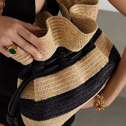 sac en paille sac à bandoulière pour femme sac fourre-tout style bohème sac rayé crocheté à la main accessoire de mode sac d'été éco-responsable artisanat collection Summer Chic de la boutique Petites Aventures