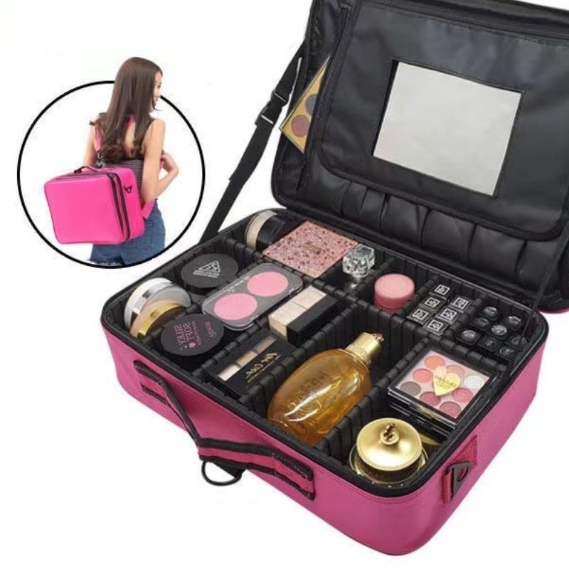 Présentation avec maquillage de la Trousse à cosmétique de couleur Rose Trousse de maquillage Accessoire de voyage Trousse de toilette Rangement de maquillage Trousse professionnelle Trousse de rangement collection bagage voyage de la boutique Petites Aventures